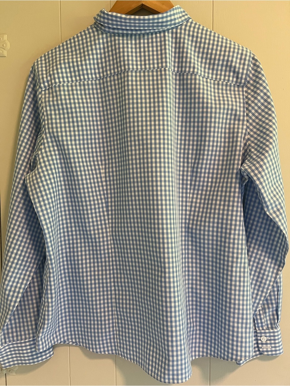 L.L. Bean- Women’s Blue Gingham Wrinkle Resistant 100% cotton blouse. Size L - Picture 2 of 3